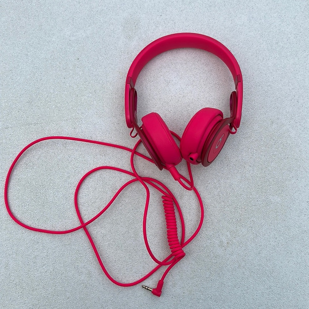 Beats mixr headphones pink